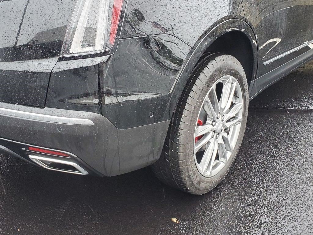 Certified 2026 Cadillac XT5 Sportv w/ LPO, Floor Liner Package AWD/4WD image 5