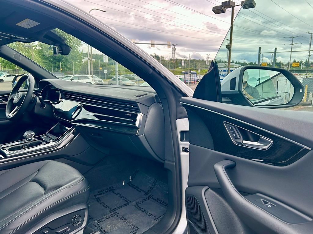 Used 2021 Audi Q8 Premium Plus AWD/4WD image 15