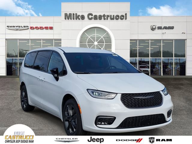 New 2026 Chrysler Pacifica Select