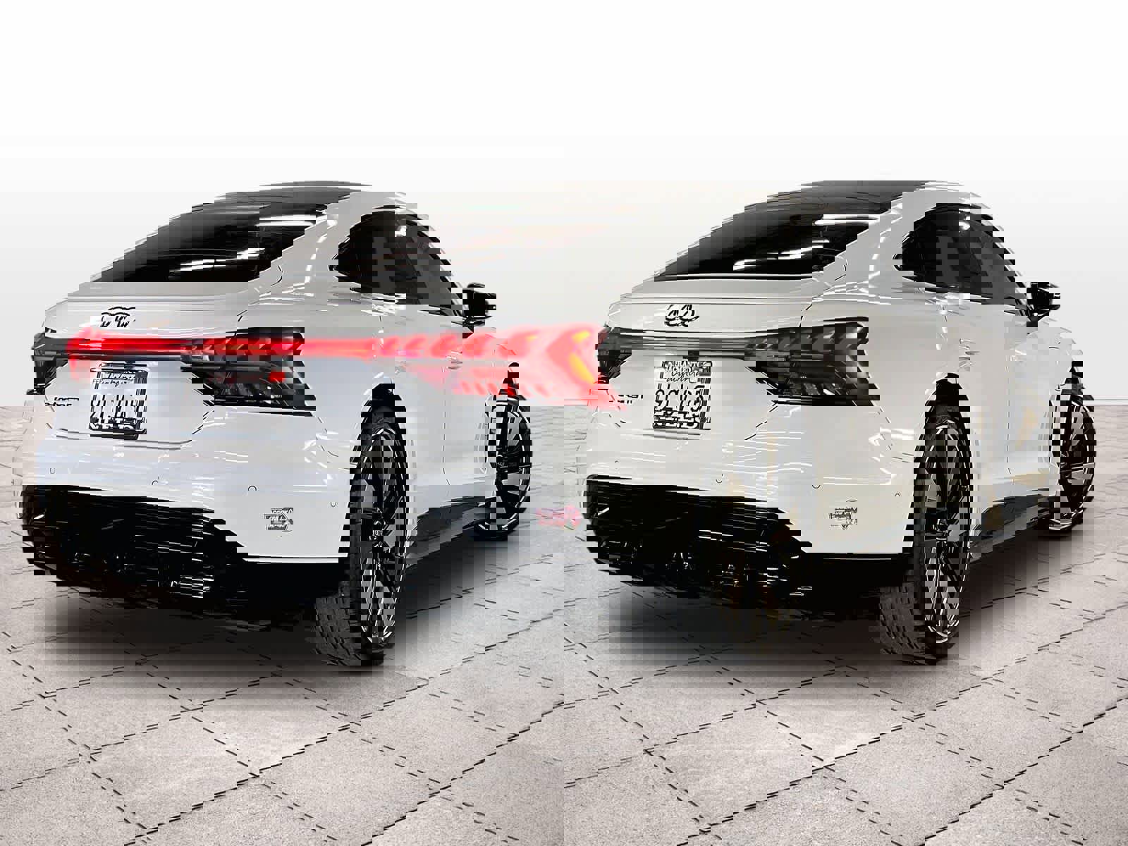 Used 2024 Audi e-tron GT Prestige image 15