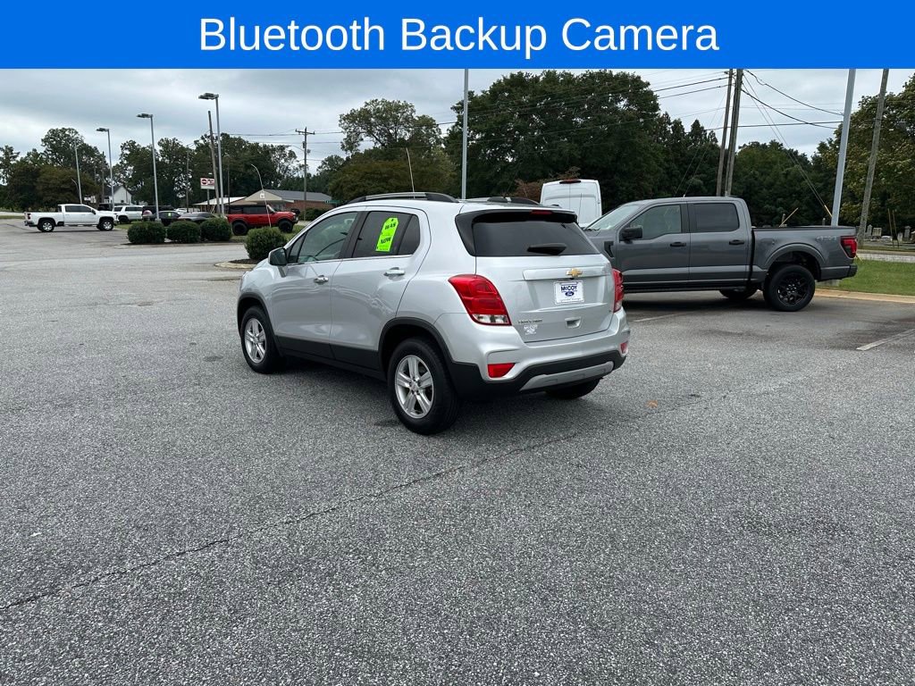 Used 2019 Chevrolet Trax LT w/ LT Convenience Package image 3