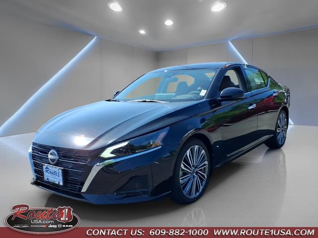 Used 2025 Nissan Altima 2.5 SL FWD image 8