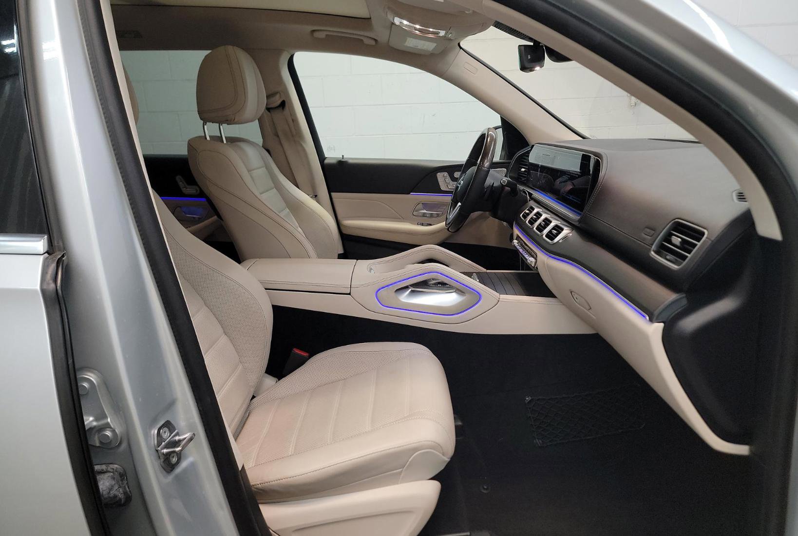 Used 2021 Mercedes-Benz GLS 580 4MATIC image 9