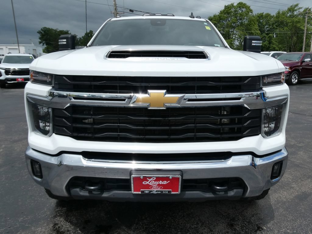 Used 2025 Chevrolet Silverado 3500 LT w/ Leather Package AWD/4WD image 9