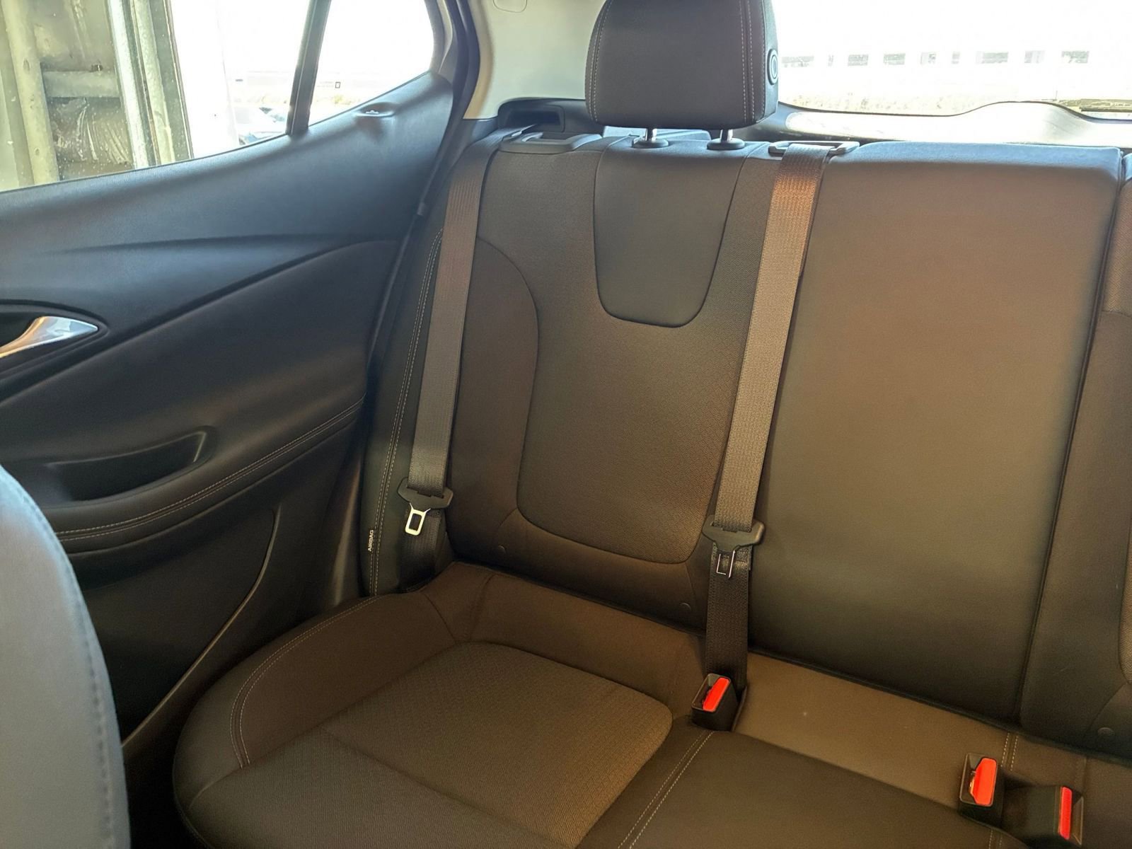 Used 2025 Buick Encore GX Preferred image 38