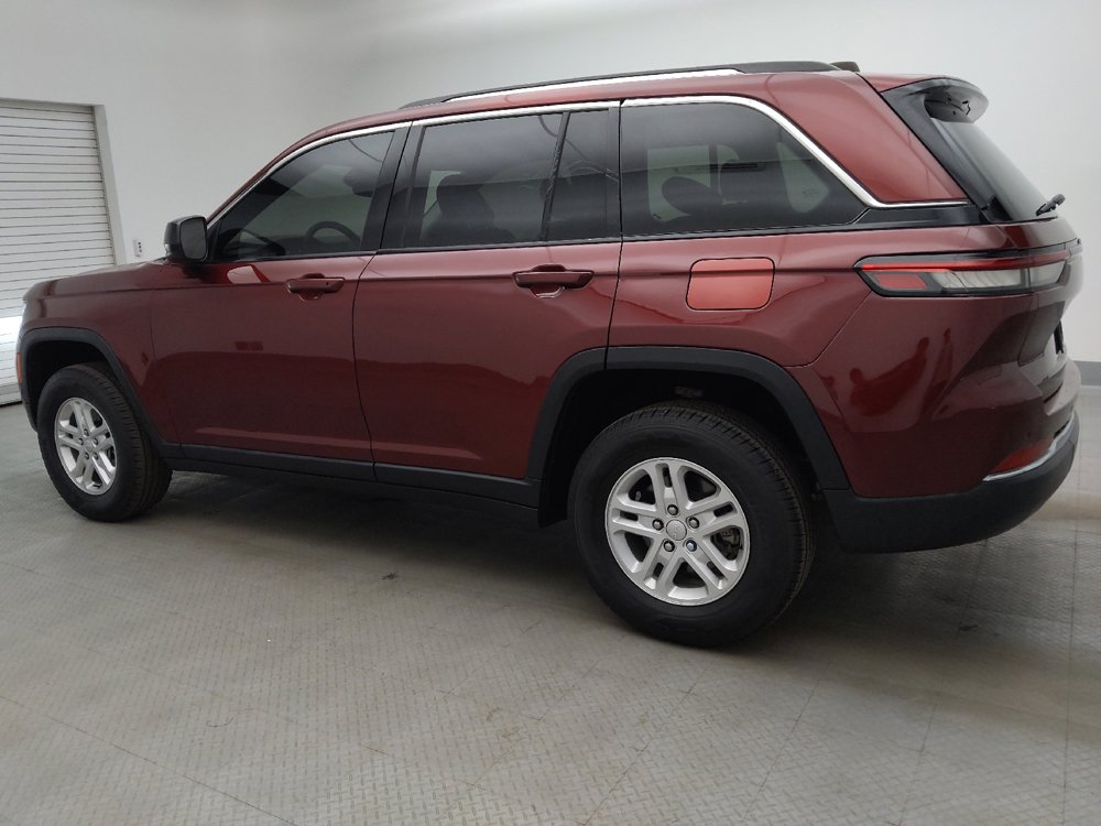 Used 2023 Jeep Grand Cherokee Laredo w/ Luxury Tech Group I AWD/4WD image 3