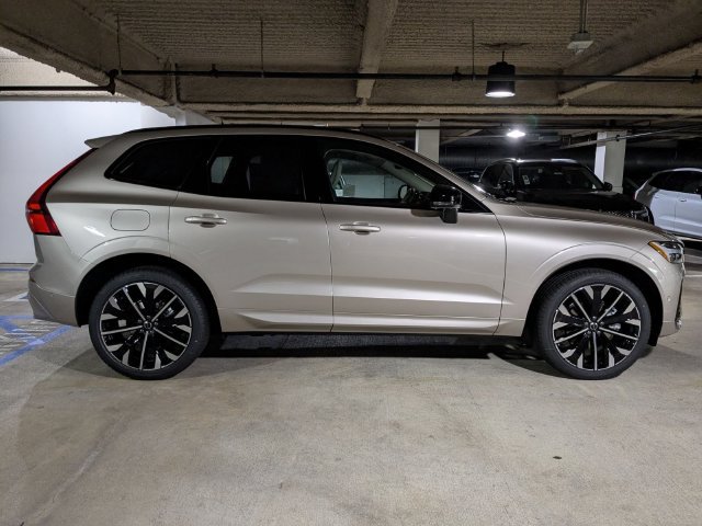 New 2026 Volvo XC60 B5 Ultra w/ Protection Package Premier AWD/4WD image 2