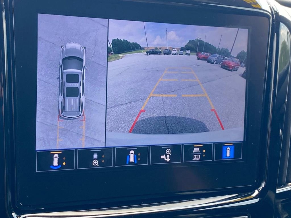 Used 2023 Chevrolet Traverse High Country image 17