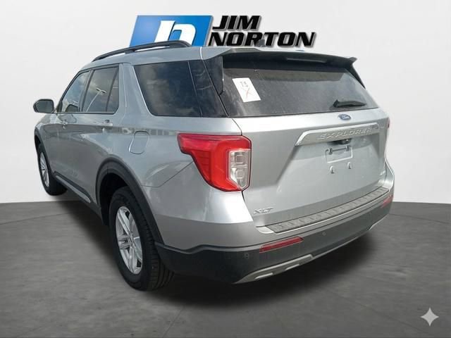 Used 2023 Ford Explorer XLT w/ Equipment Group 202A AWD/4WD image 7