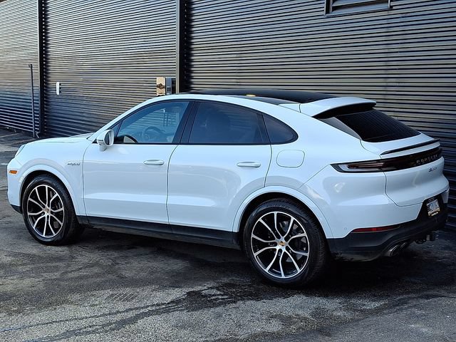 Certified 2026 Porsche Cayenne E-Hybrid Coupe AWD/4WD image 3