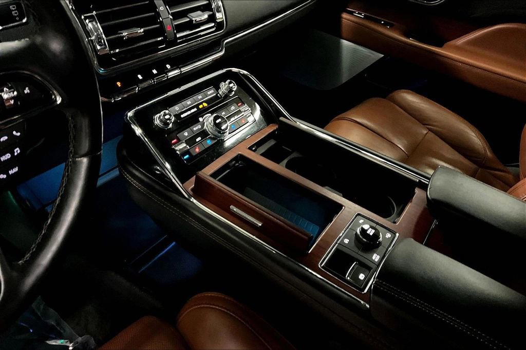 Used 2021 Lincoln Navigator L Reserve w/ Luxury Package image 18