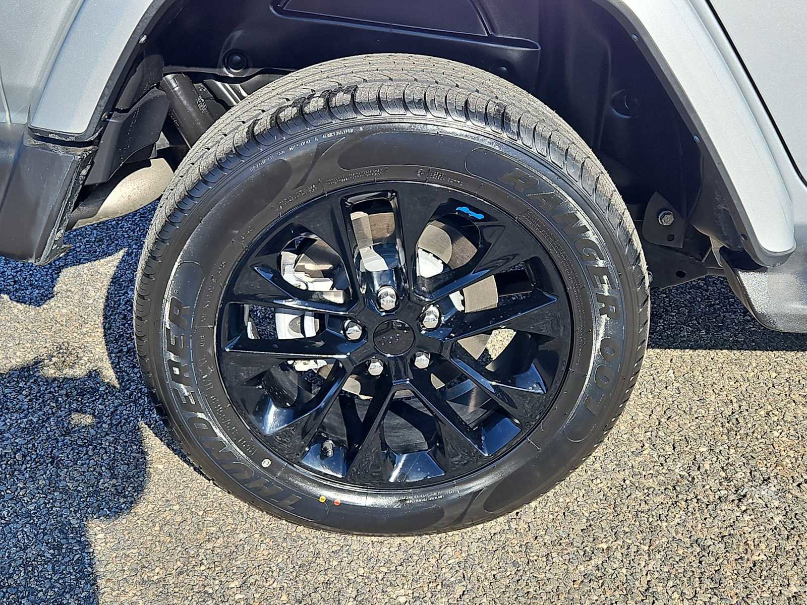 Used 2022 Jeep Wrangler Unlimited Sahara AWD/4WD image 9