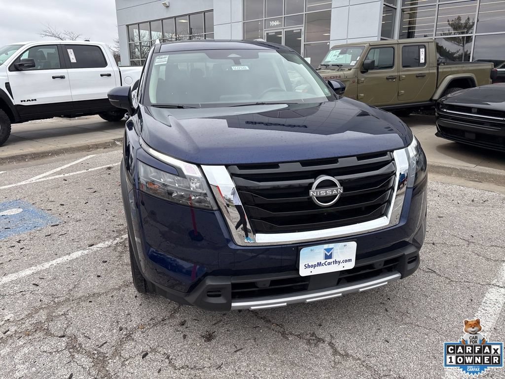 Used 2025 Nissan Pathfinder SL FWD image 9