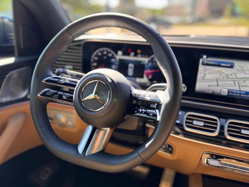 Used 2026 Mercedes-Benz GLS 580 4MATIC image 22