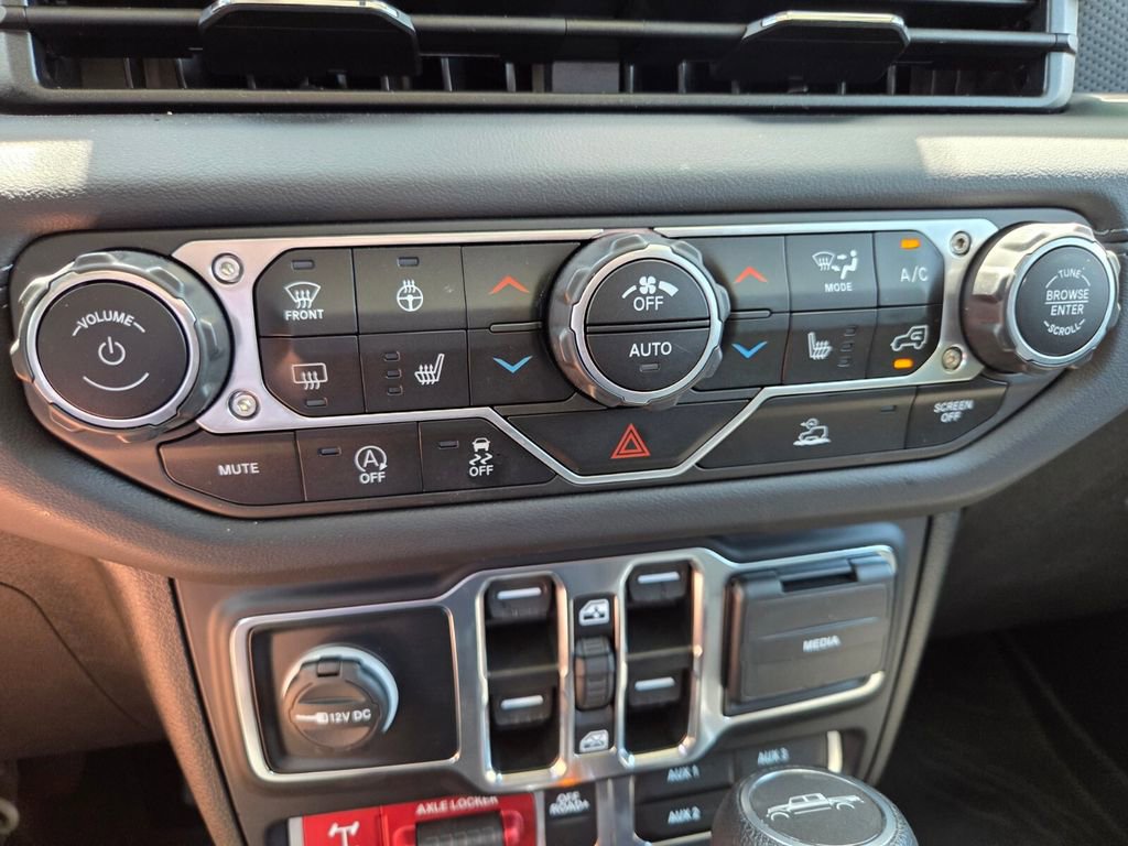 Certified 2024 Jeep Gladiator Mojave w/ Technology Group AWD/4WD image 27