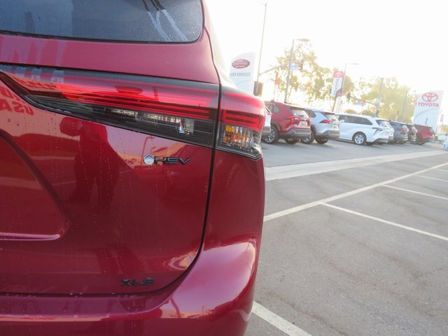New 2025 Toyota Highlander XLE image 11