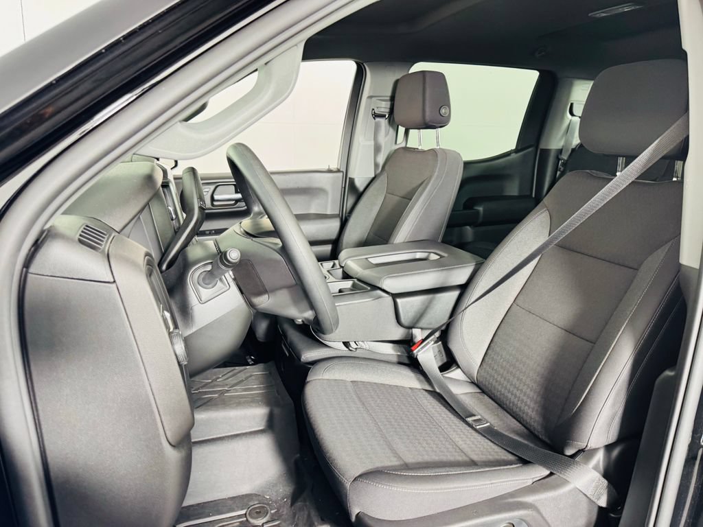 Used 2026 Chevrolet Silverado 1500 Custom RWD image 6