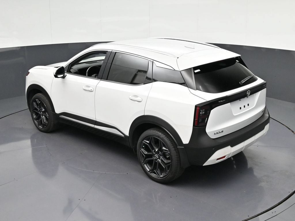 Used 2025 Nissan Kicks SR FWD image 21