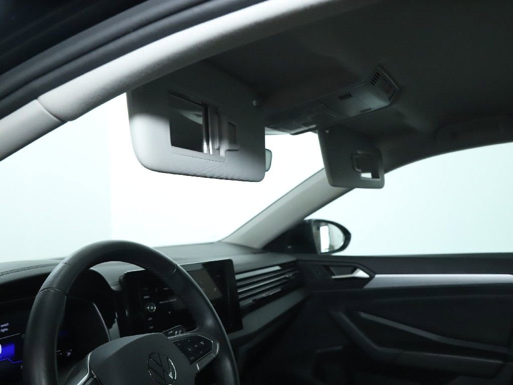 Used 2025 Volkswagen Jetta S image 19