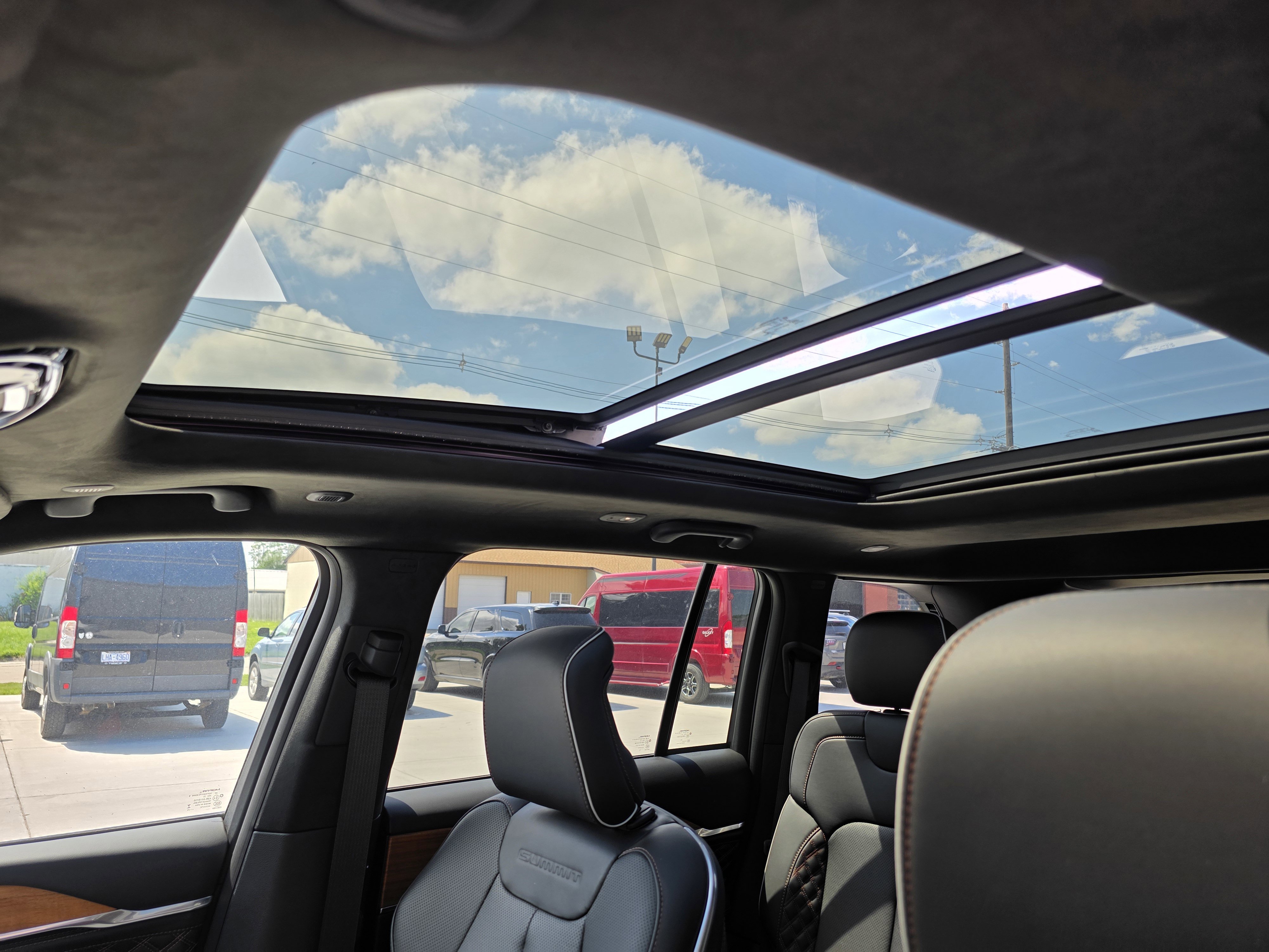 Used 2023 Jeep Grand Cherokee Summit image 31