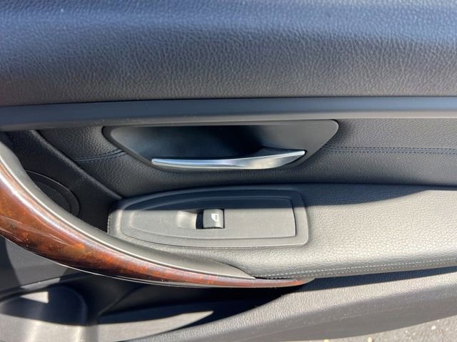 Used 2013 BMW 328i xDrive Sedan AWD/4WD image 32