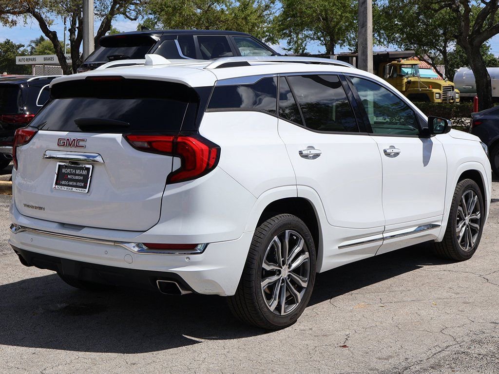 Used 2020 GMC Terrain Denali w/ Denali Premium Package image 11