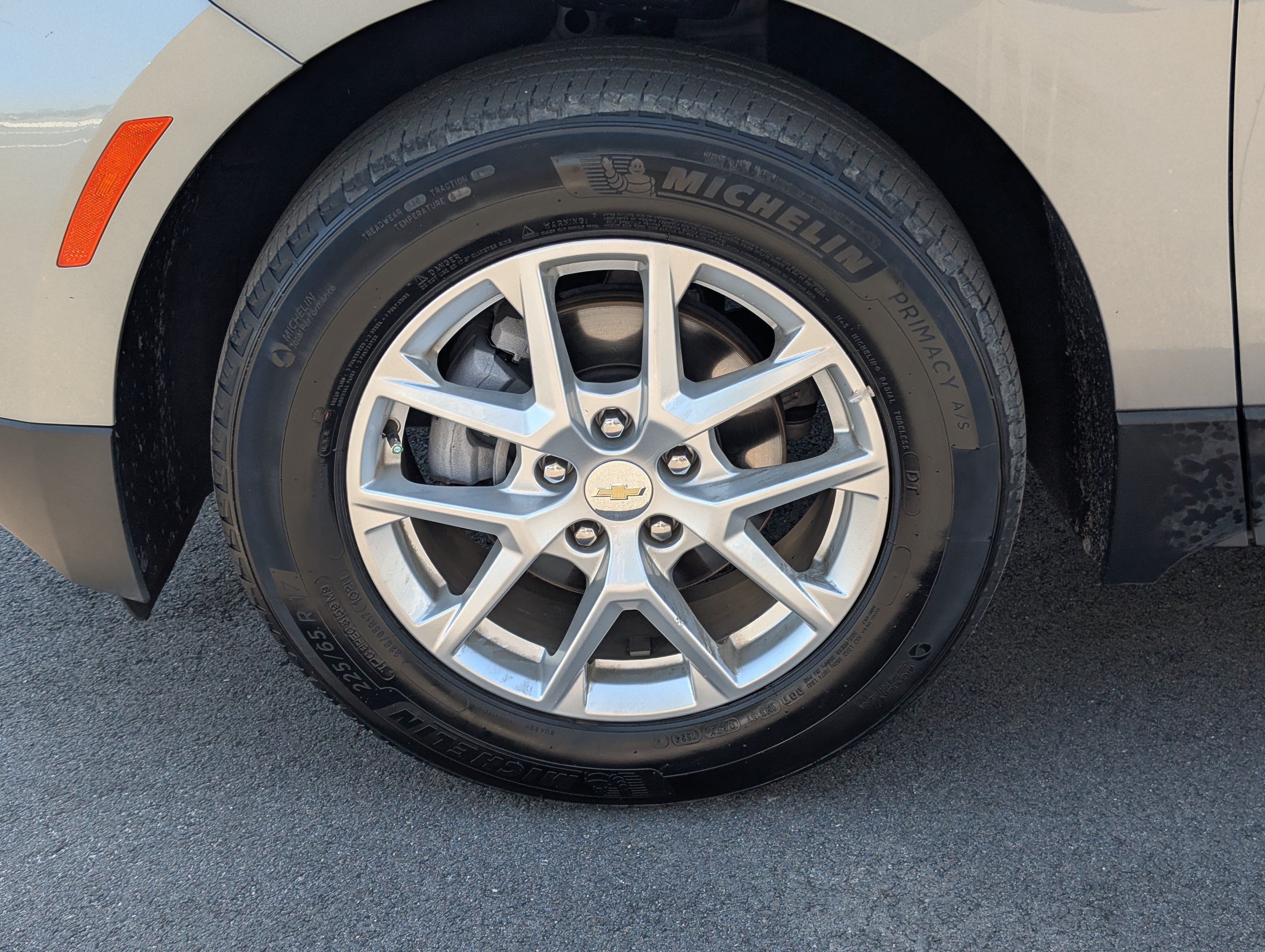 Used 2024 Chevrolet Equinox LT FWD image 13
