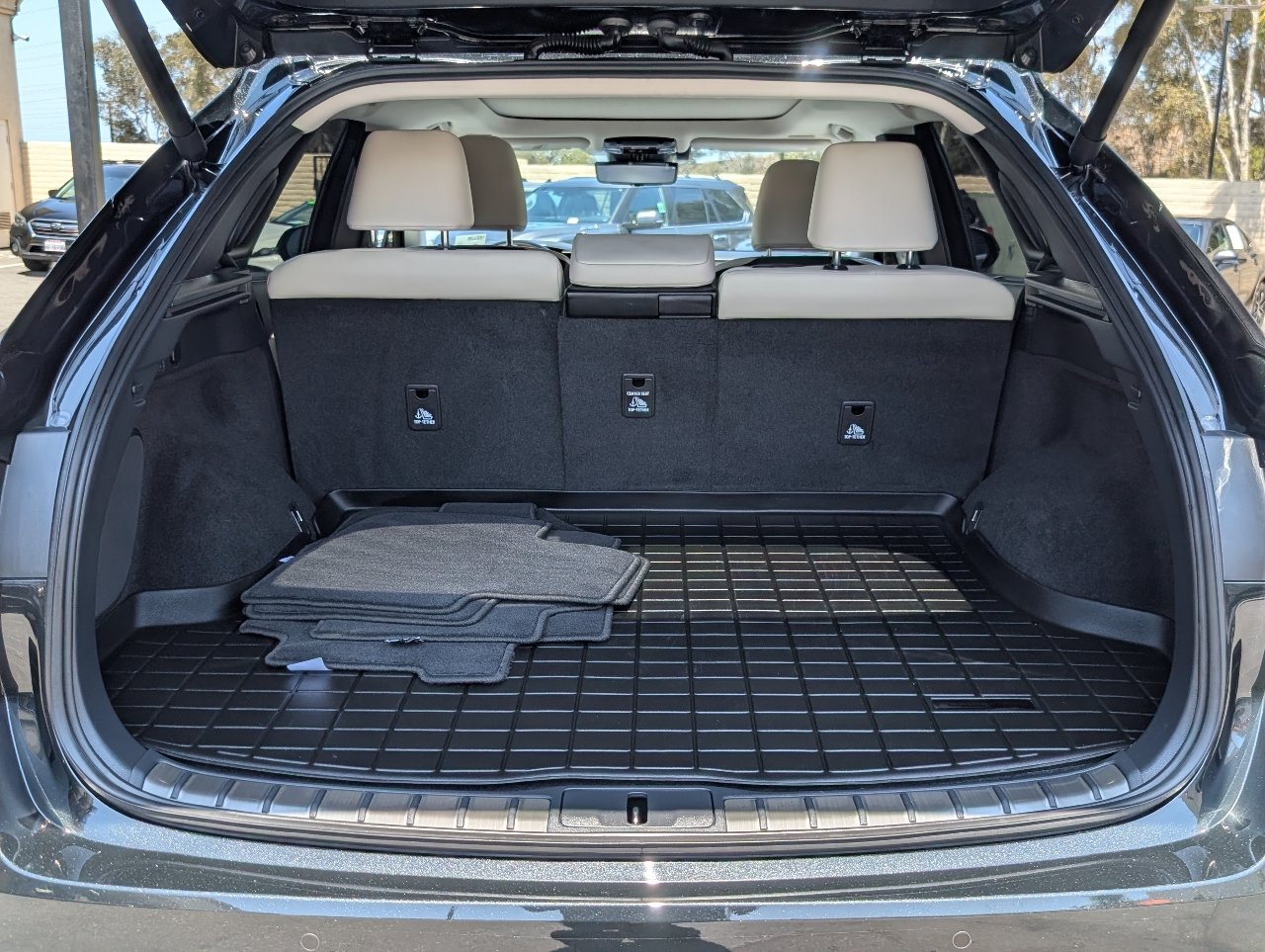 Used 2025 Lexus RX 450h AWD w/ Convenience Package image 9