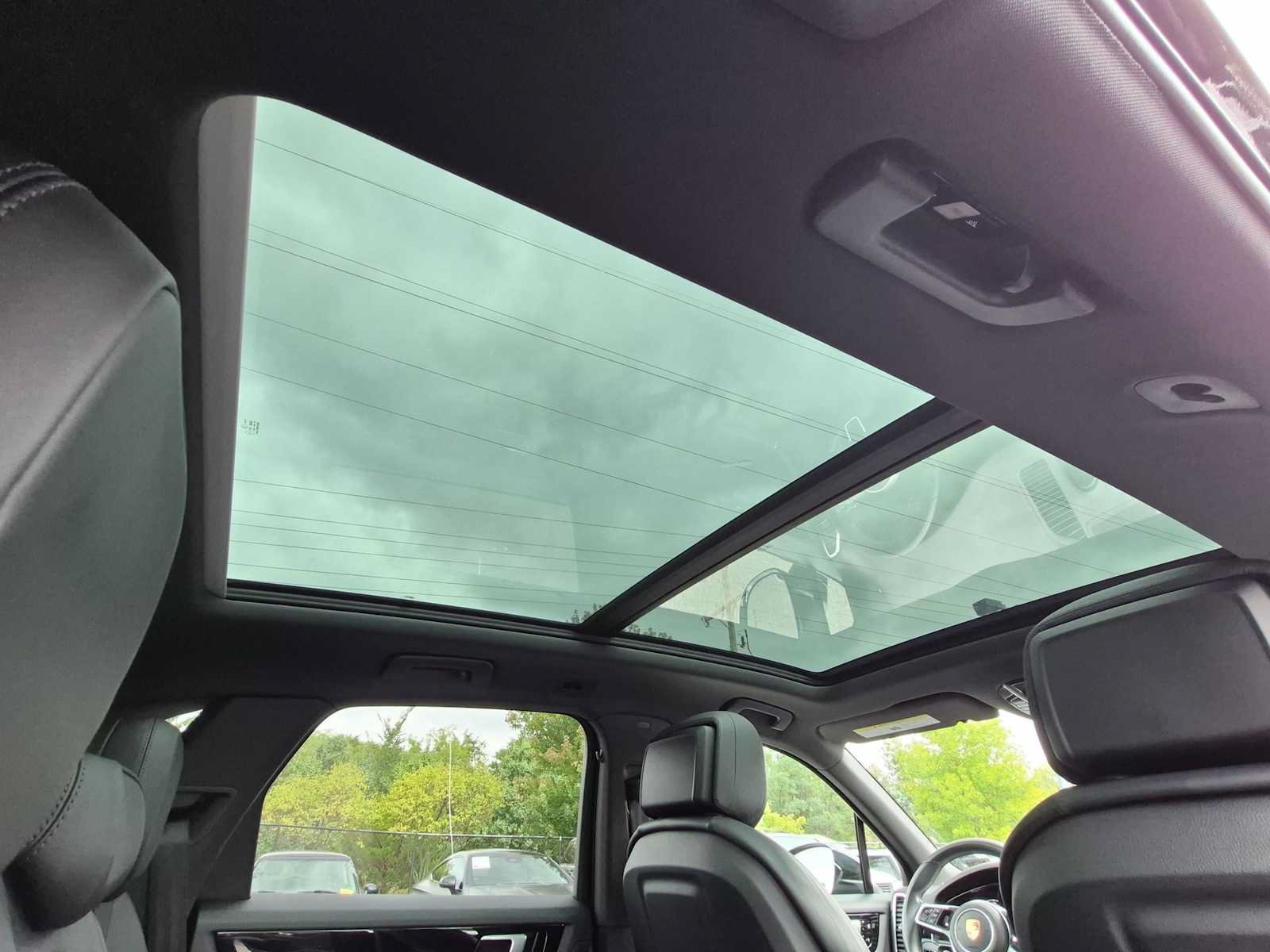 Used 2019 Porsche Cayenne AWD/4WD image 23