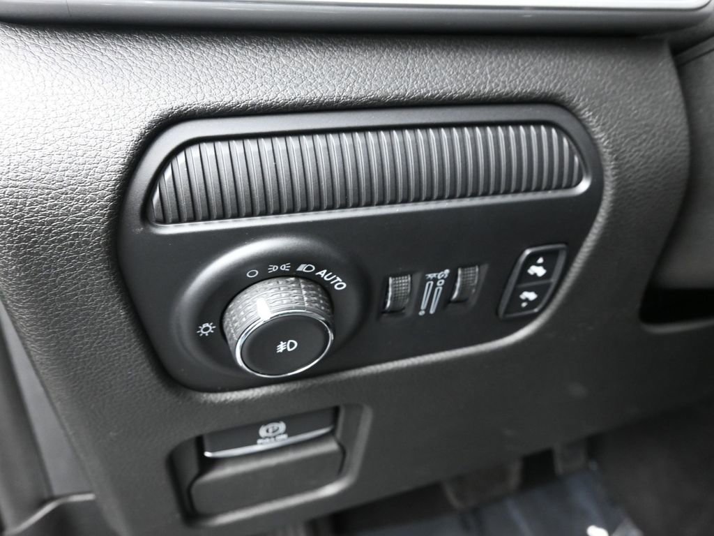 Used 2024 Jeep Wagoneer L Series II w/ Flexible Seating Group image 18