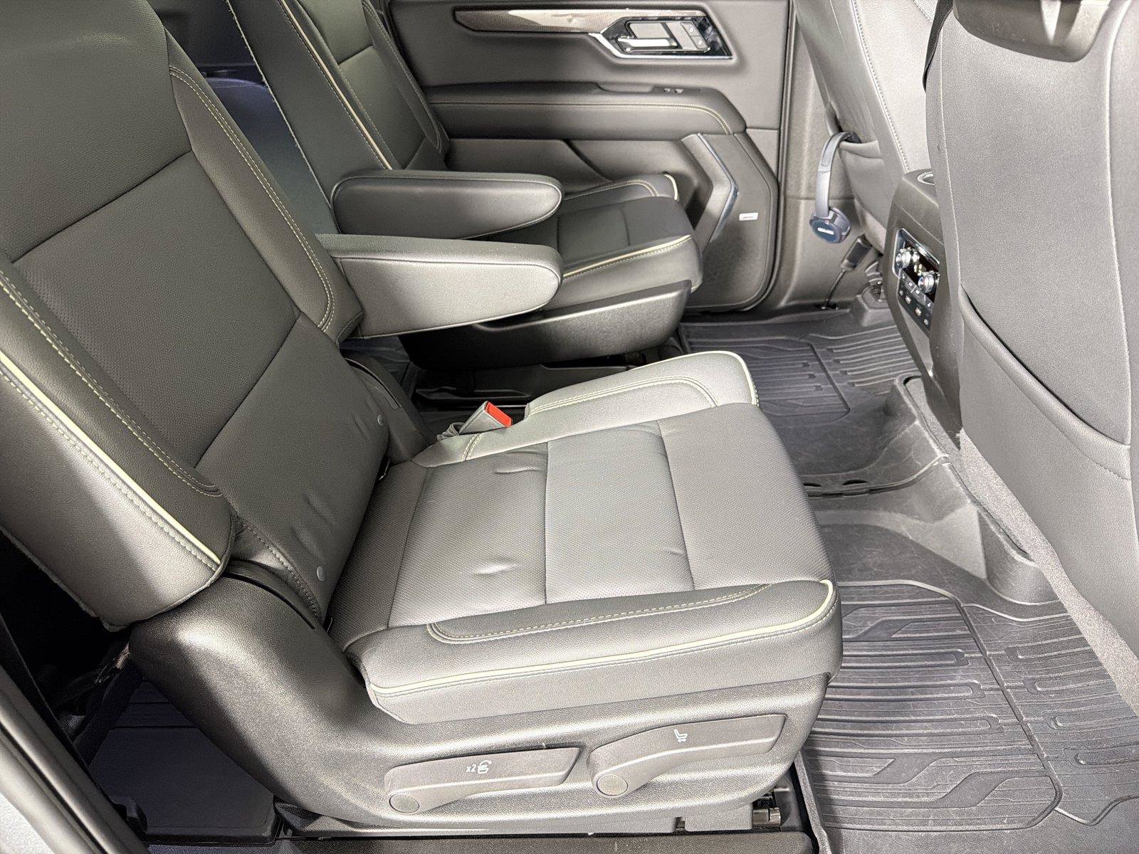 Used 2026 GMC Yukon XL Elevation w/ Elevation Premium Package RWD image 15