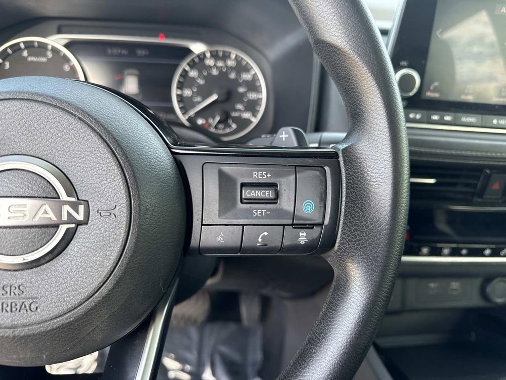 Certified 2022 Nissan Rogue SV image 30