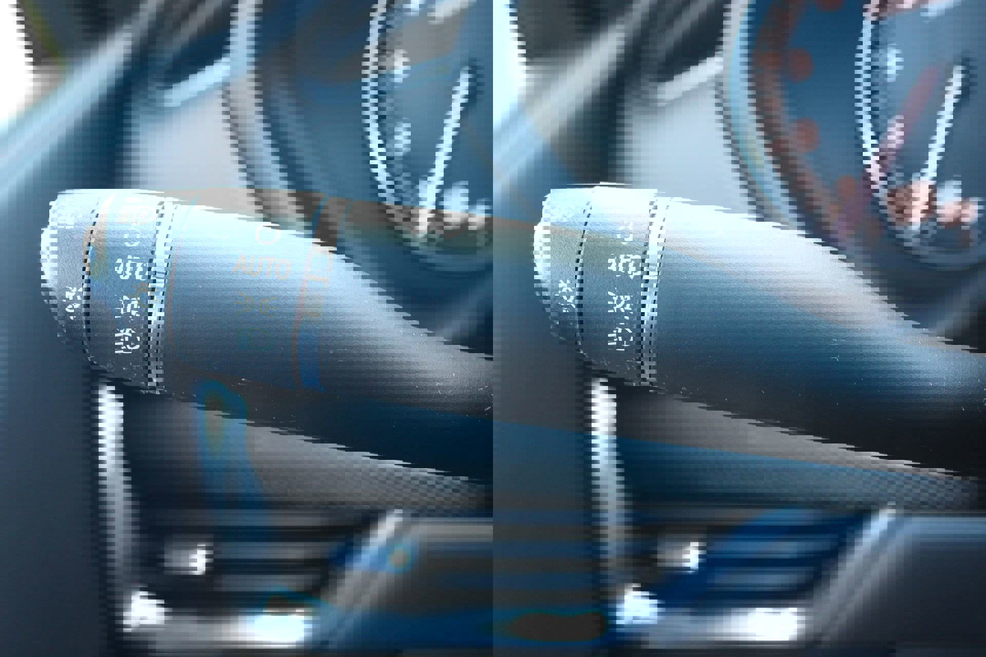 Used 2023 Cadillac XT4 Sport w/ Sun And Sound Package AWD/4WD image 32