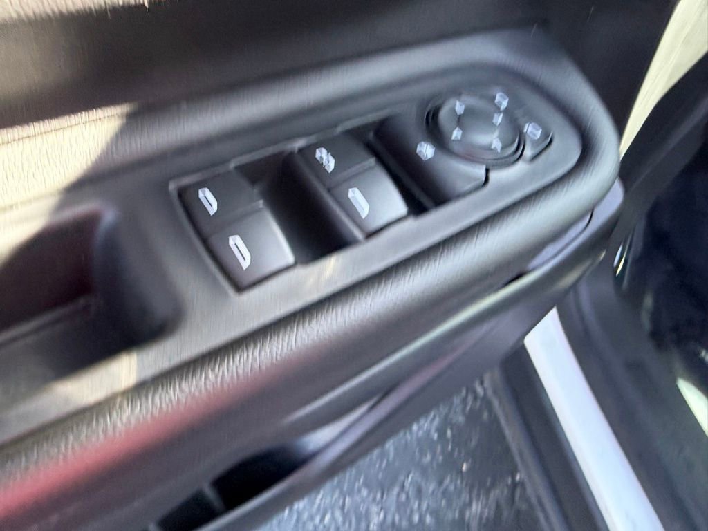Certified 2024 GMC Terrain SLT AWD/4WD image 25