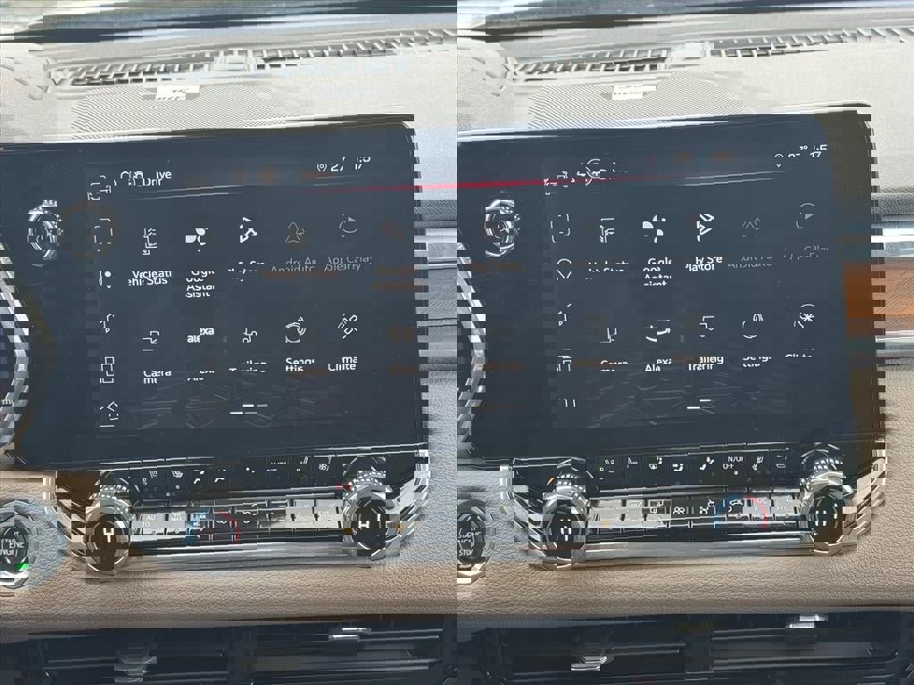 Used 2024 GMC Canyon Denali image 11