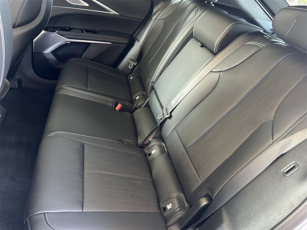 New 2026 Cadillac Lyriq V image 31