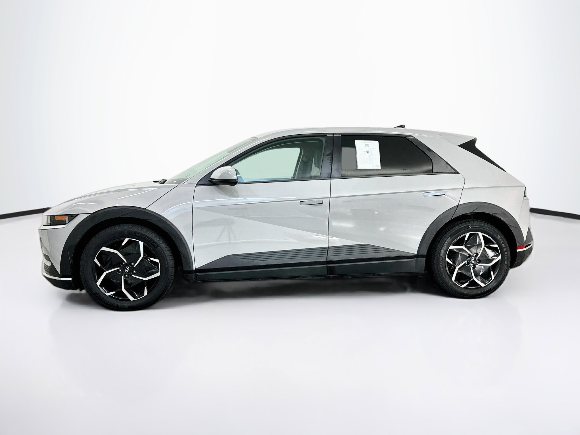 Used 2024 Hyundai Ioniq 5 SEL AWD/4WD image 4