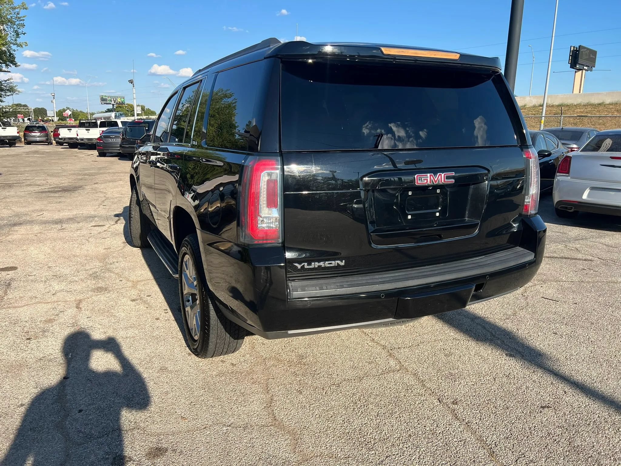 Used 2018 GMC Yukon SLE w/ SLE Value Package AWD/4WD image 9