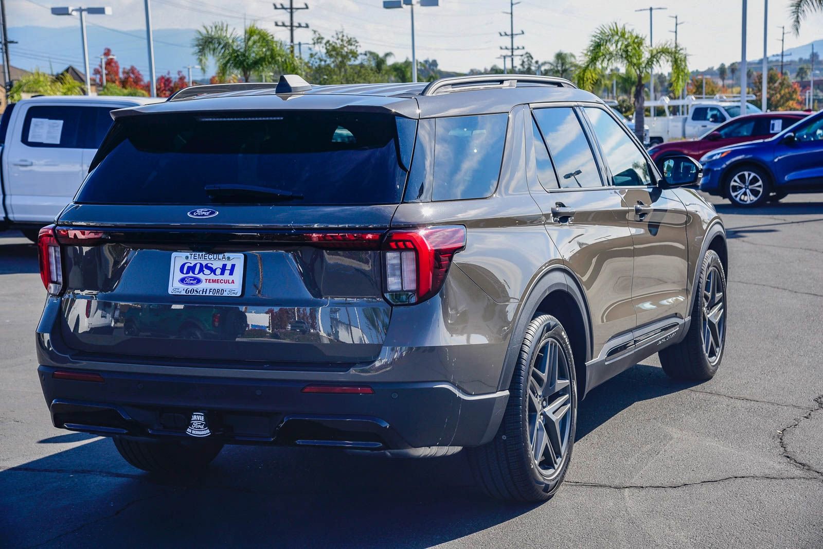 New 2026 Ford Explorer ST-Line w/ ST-Line Street Pack image 4