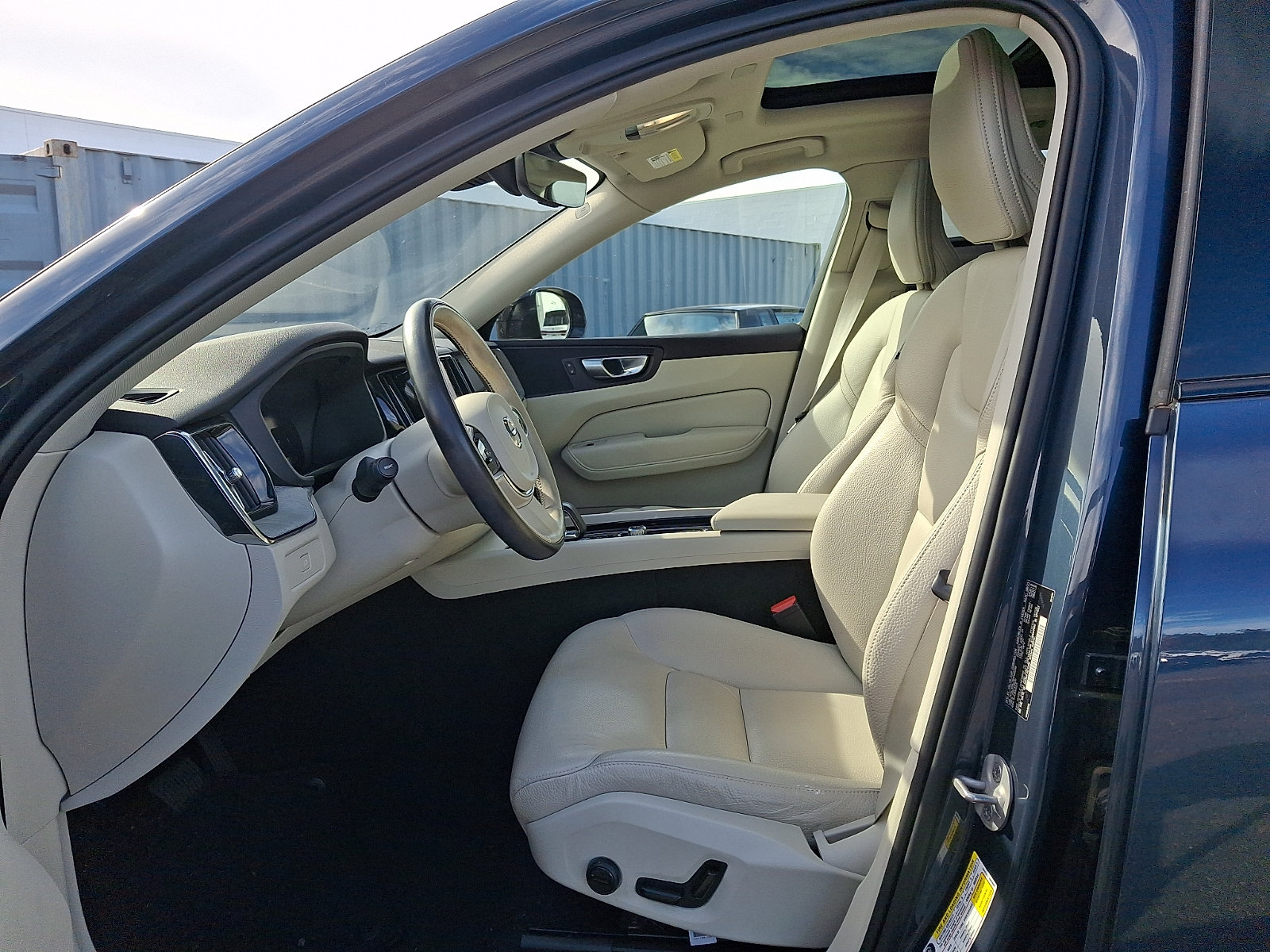 Used 2024 Volvo XC60 B5 Plus w/ Climate Package AWD/4WD image 13