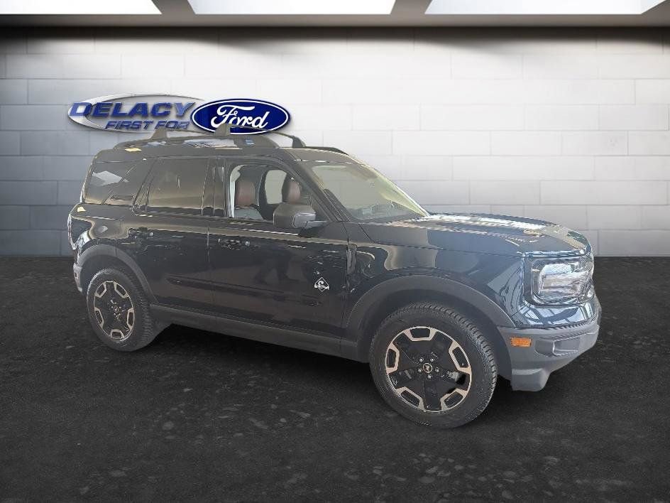Used 2023 Ford Bronco Sport Outer Banks AWD/4WD image 9