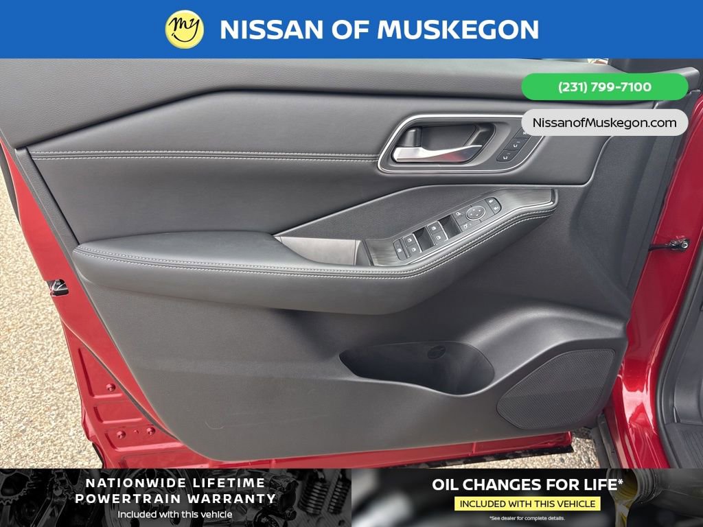 New 2026 Nissan Rogue Platinum image 9