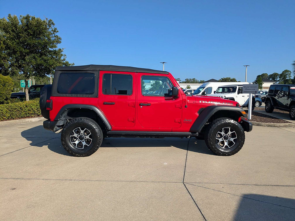 Used 2022 Jeep Wrangler Unlimited Rubicon w/ LED Lighting Group AWD/4WD image 2