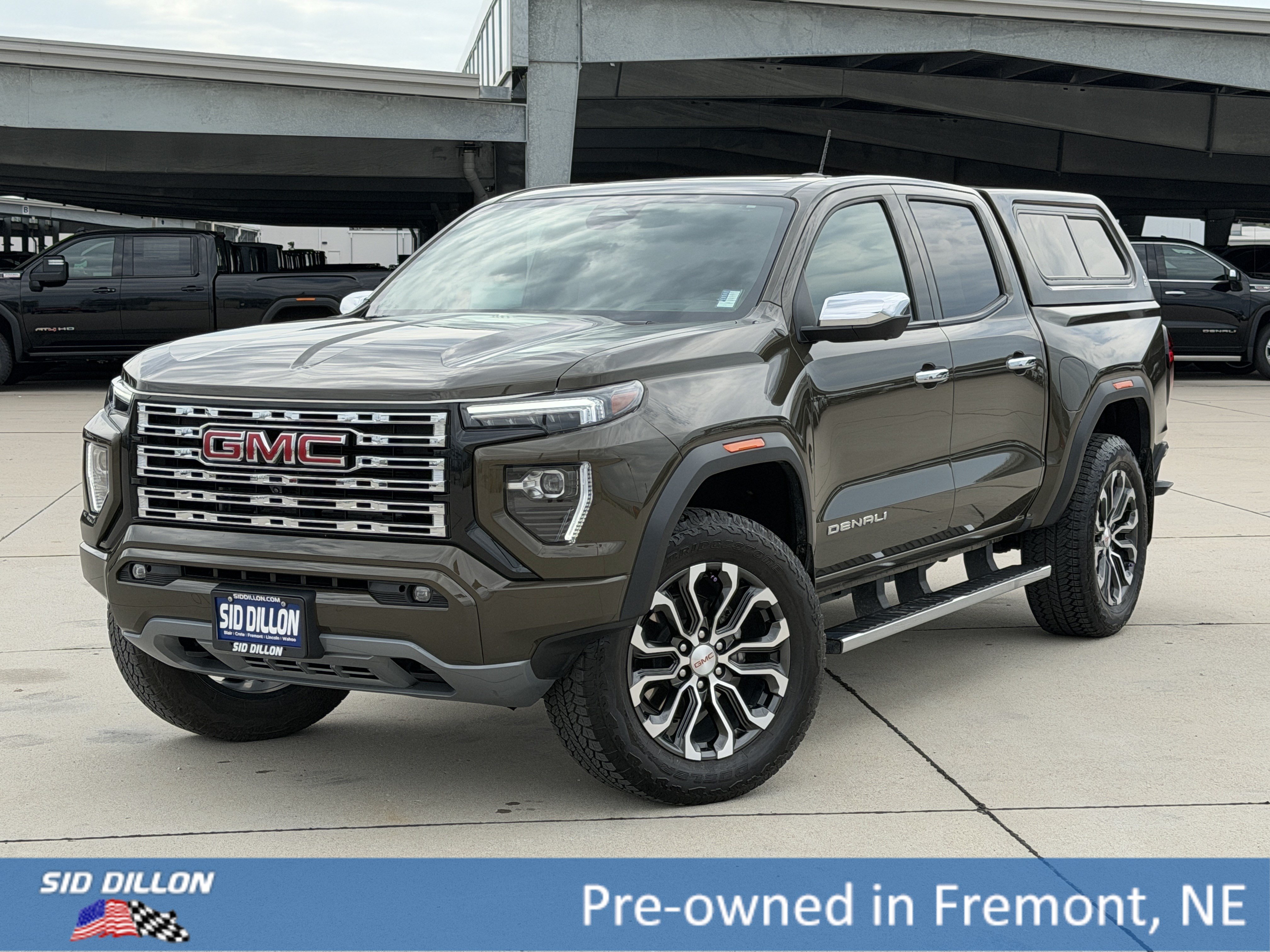 Certified 2025 GMC Canyon Denali AWD/4WD image 1