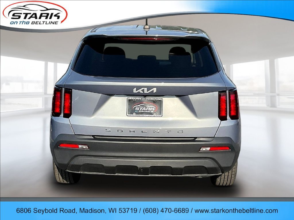 Used 2022 Kia Sorento LX FWD image 5