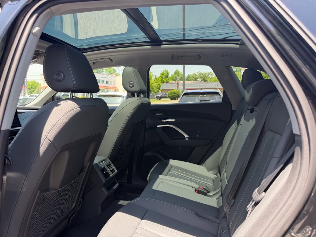 Used 2025 Audi Q5 Premium w/ Premium Plus AWD/4WD image 28