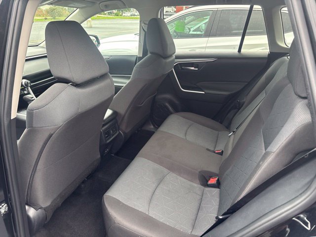 Used 2025 Toyota RAV4 XLE AWD/4WD image 18