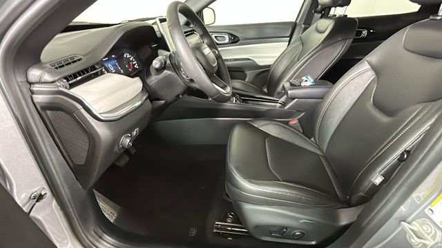 Used 2024 Jeep Compass Limited AWD/4WD image 12