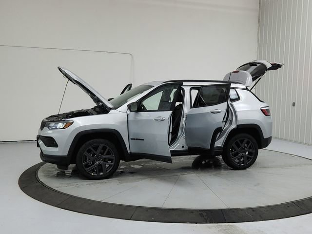 New 2026 Jeep Compass Latitude image 12