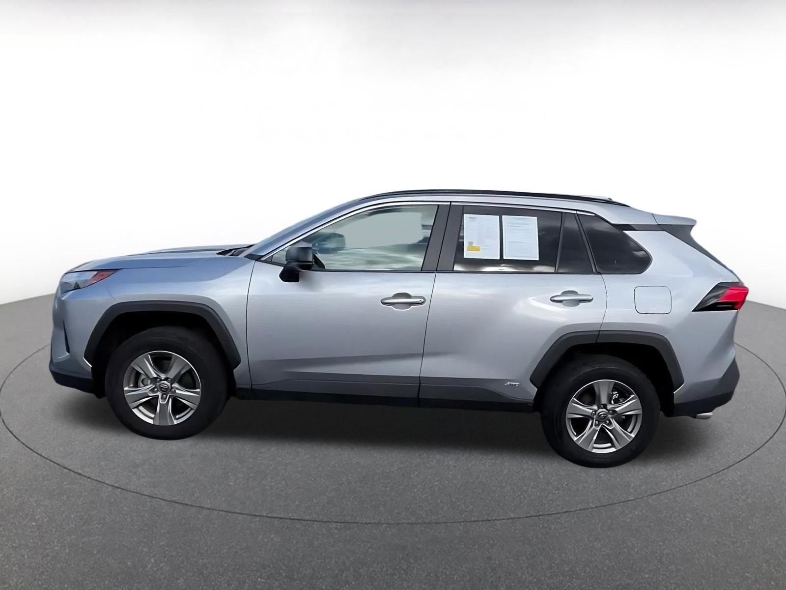 Used 2025 Toyota RAV4 LE image 8